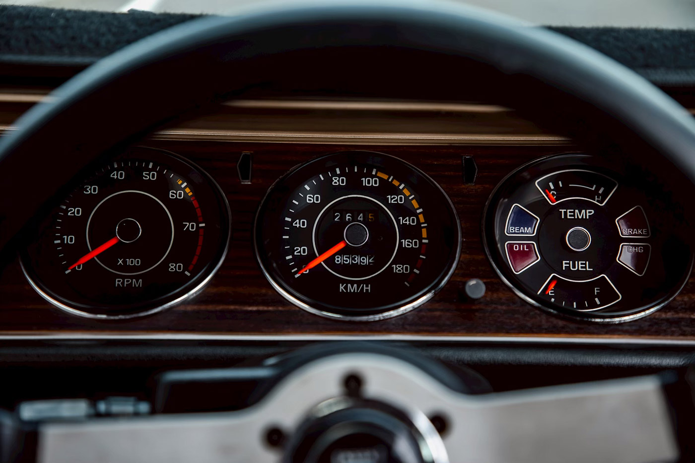 Nissan-Laurel-SGX00020