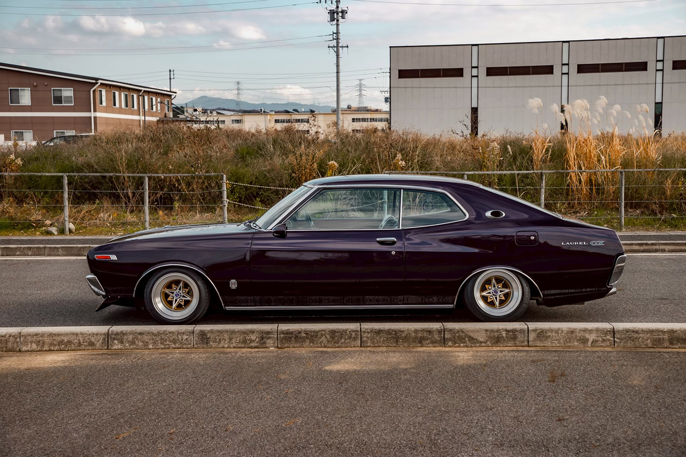 Nissan-Laurel-SGX00051
