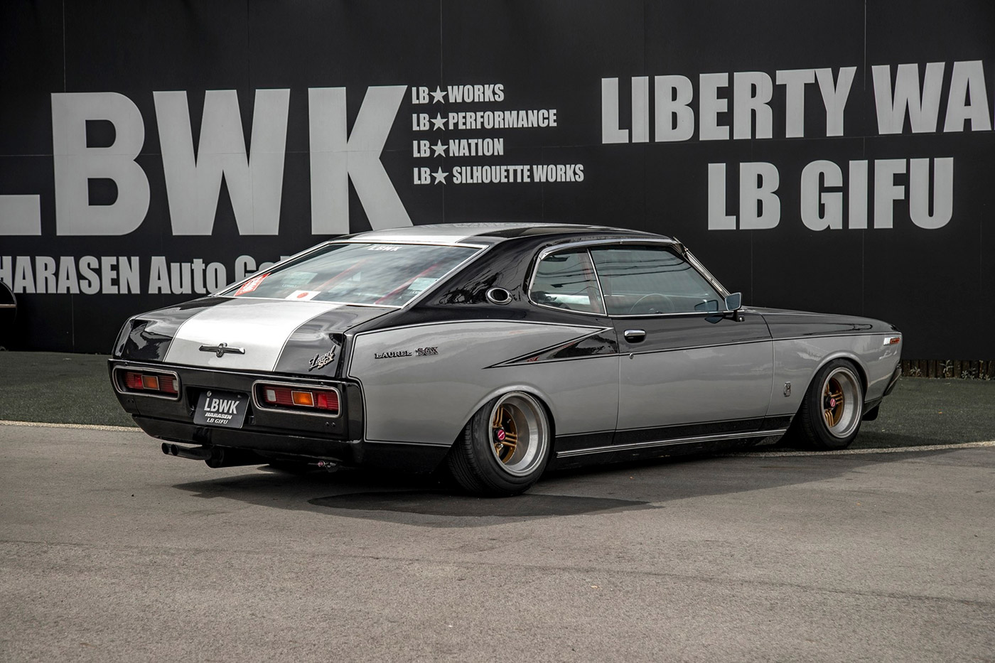 NISSAN-LAUREL-SGX00043