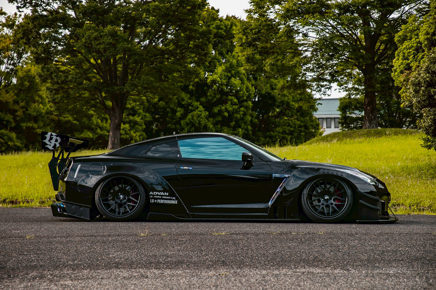 LB-WORKS-NISSAN-35GT-RR-Type2.000050