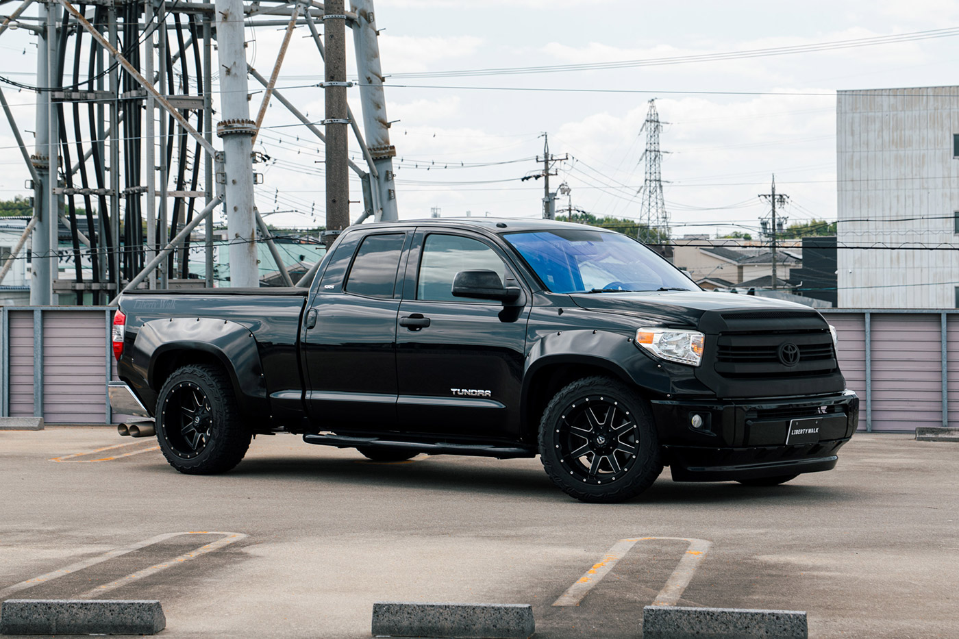TOYOTA-TUNDRA00003