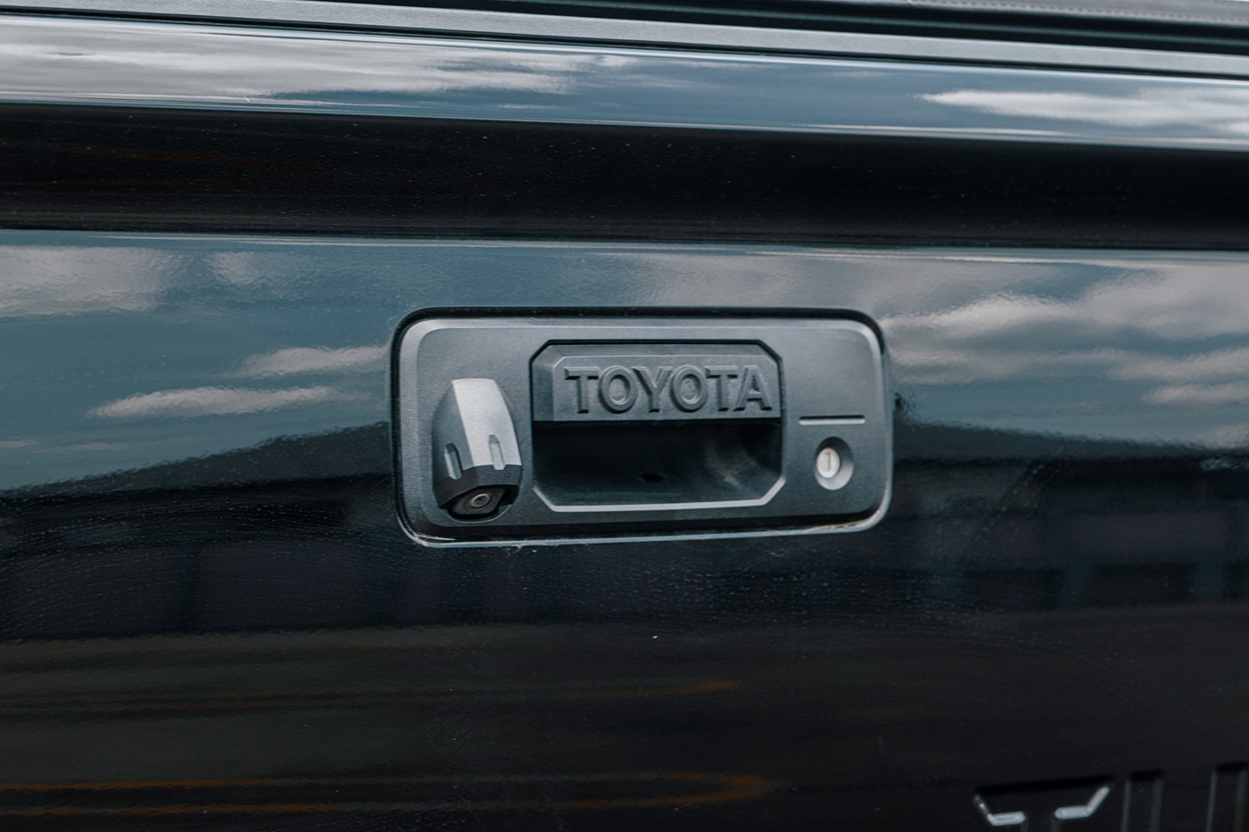 TOYOTA-TUNDRA00025