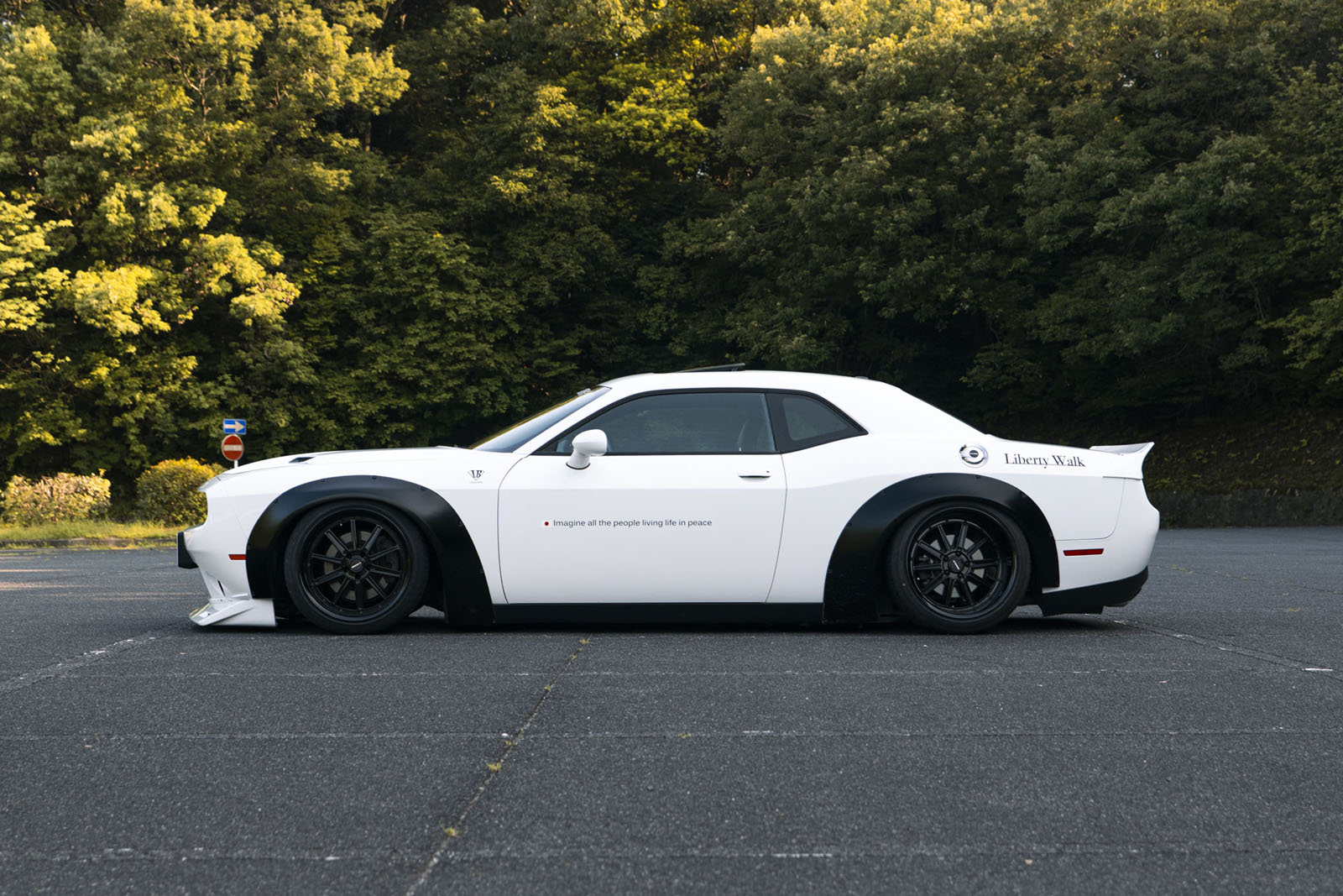 LB-WORKS DODGE challenger00026