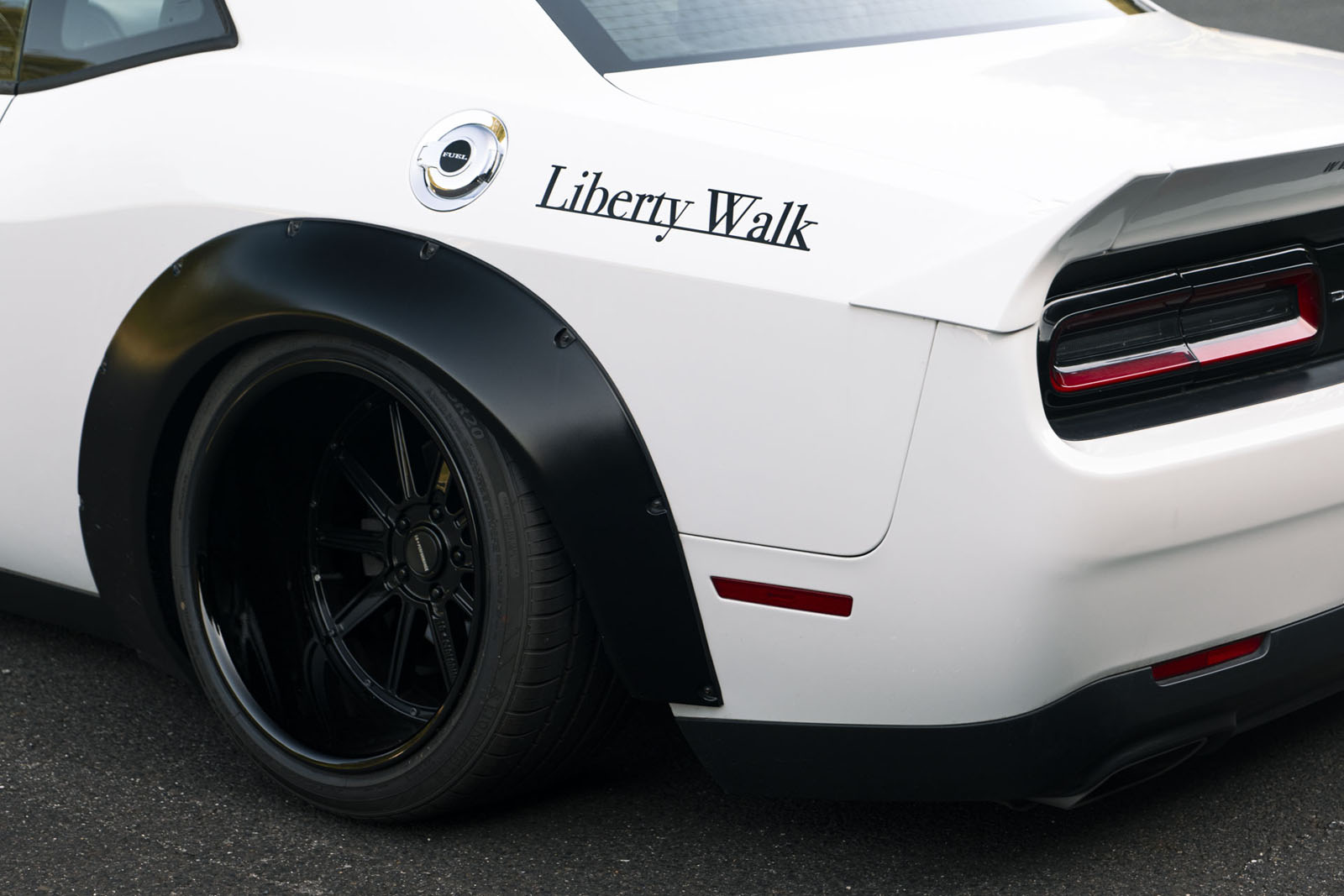 LB-WORKS DODGE challenger00048