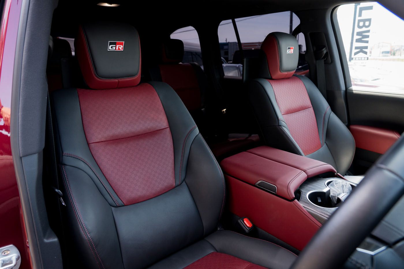 toyota-land-cruiser-30000005