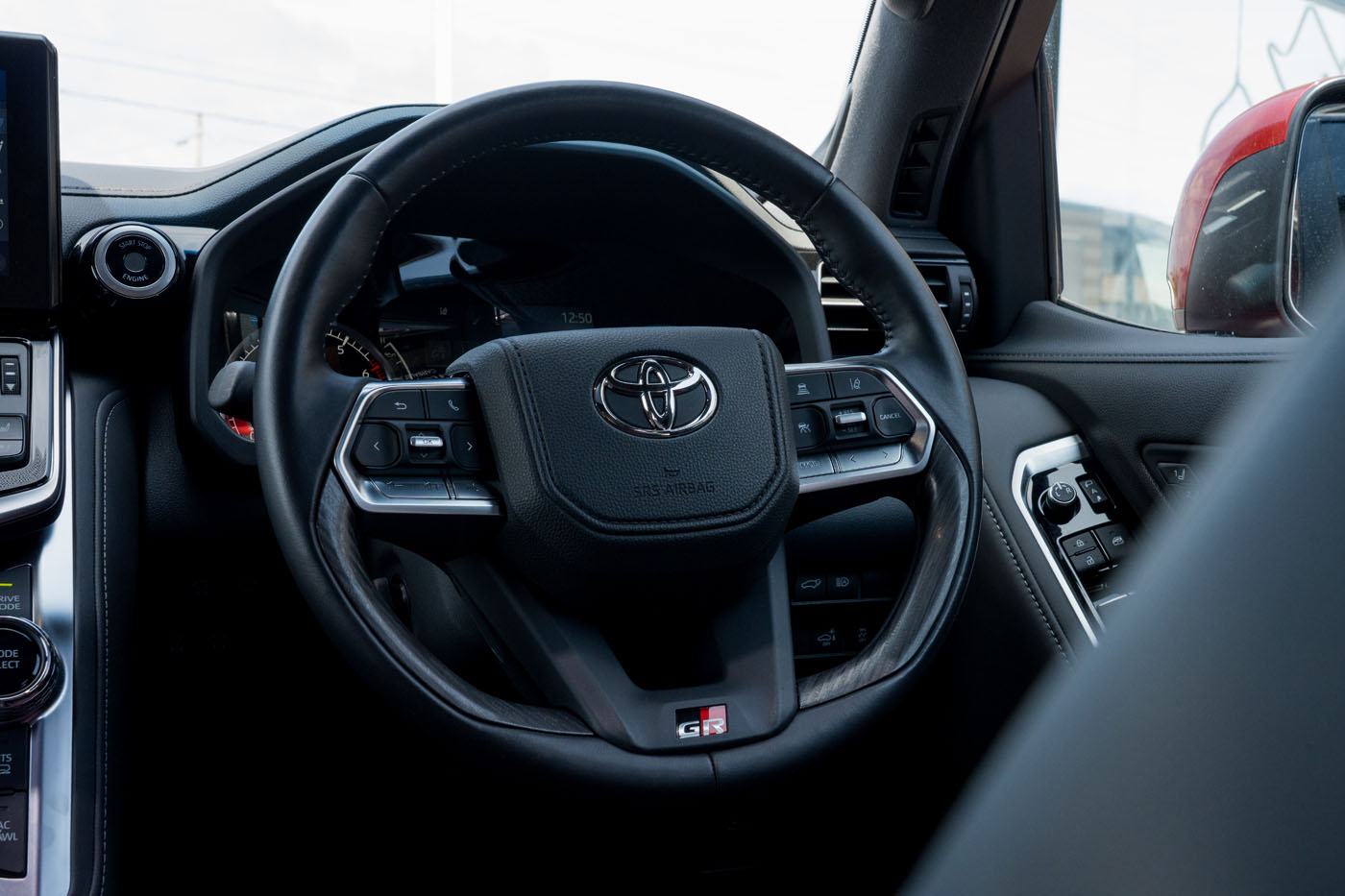 toyota-land-cruiser-30000030