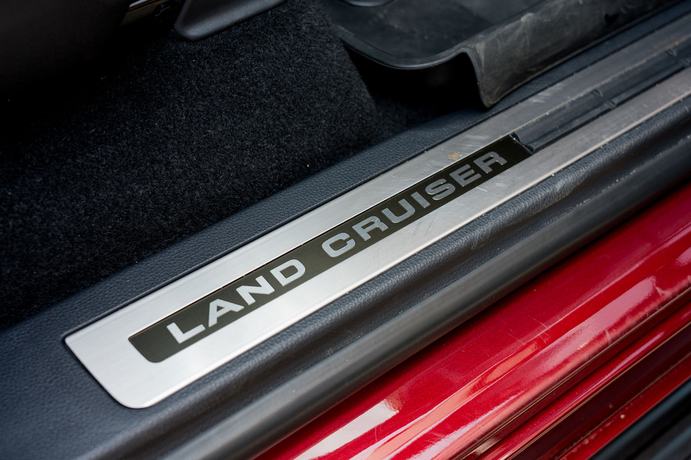 toyota-land-cruiser-30000036