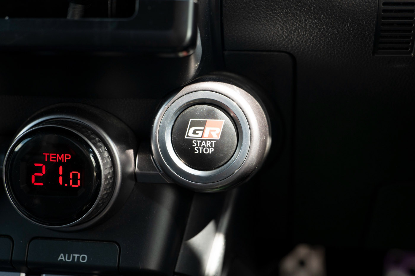 TOYOTA ZN8 GR8600043